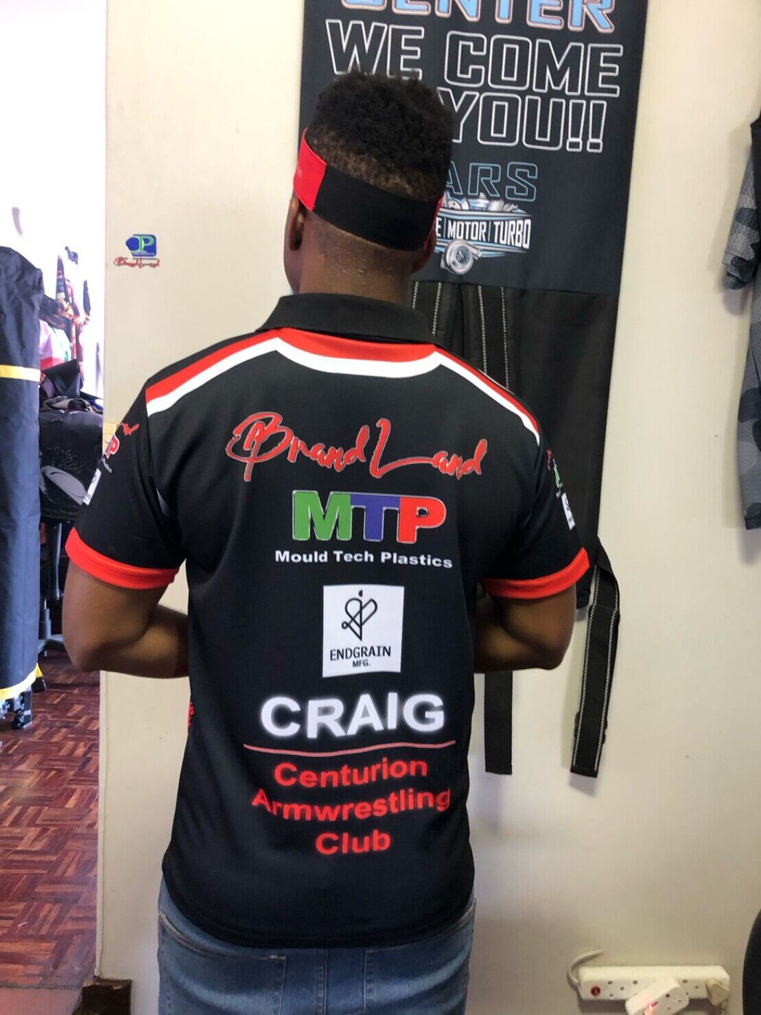 We manufacture branded gazebos, banners and flags. Buy your custom printed display products for indoor and outdoor events online